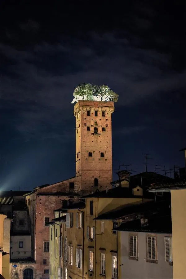 Al Carmine Apartments Towers View With Ac Lucca